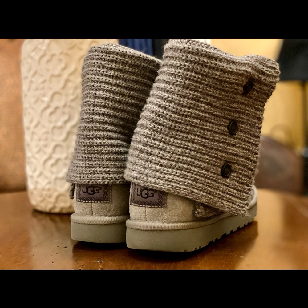 GREY  SWEATER UGG BOOTS SIZE 7! - Picture 5 of 12